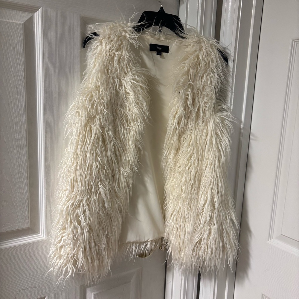 Y2K Elegant Cream Faux Fur Vest Boho Edgy Grunge Size Medium